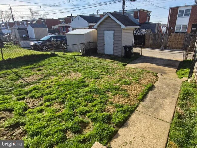 Building Photo - 7948 Eastdale Rd