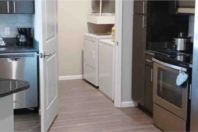 Building Photo - 12800 Corporate Hill Dr