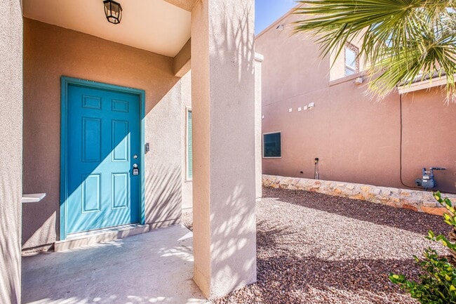 Building Photo - Eastside Beautiful 3 bed/2 baths for RENT