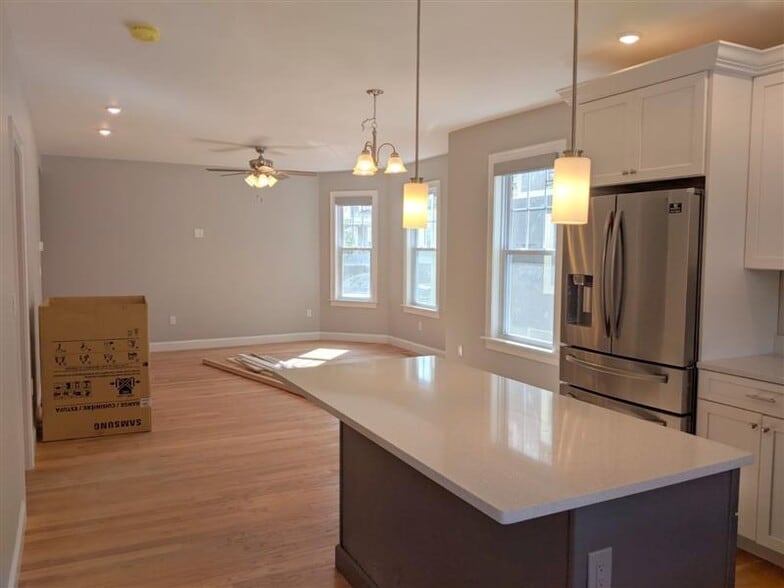 Building Photo - 16 Bowen Ave