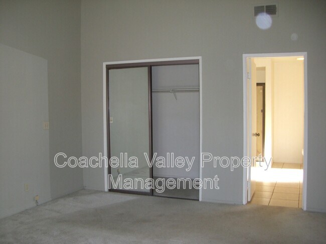 Building Photo - 36532 Vía Abeja