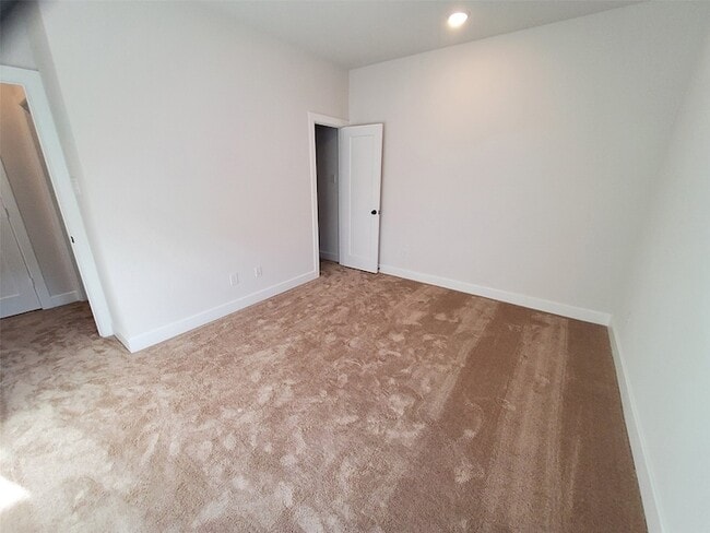 Building Photo - 20814 Flat View Dr