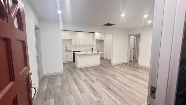 Building Photo - 14008 Filmore St