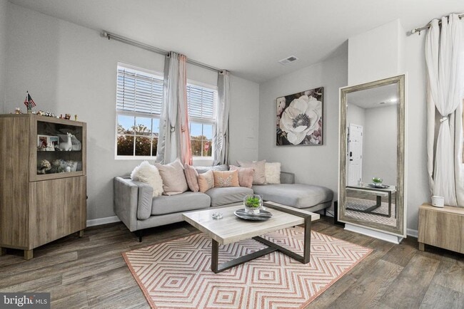 Building Photo - 1901 Graymount Way