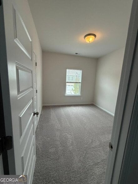 Building Photo - 2340 Ravencliff Dr