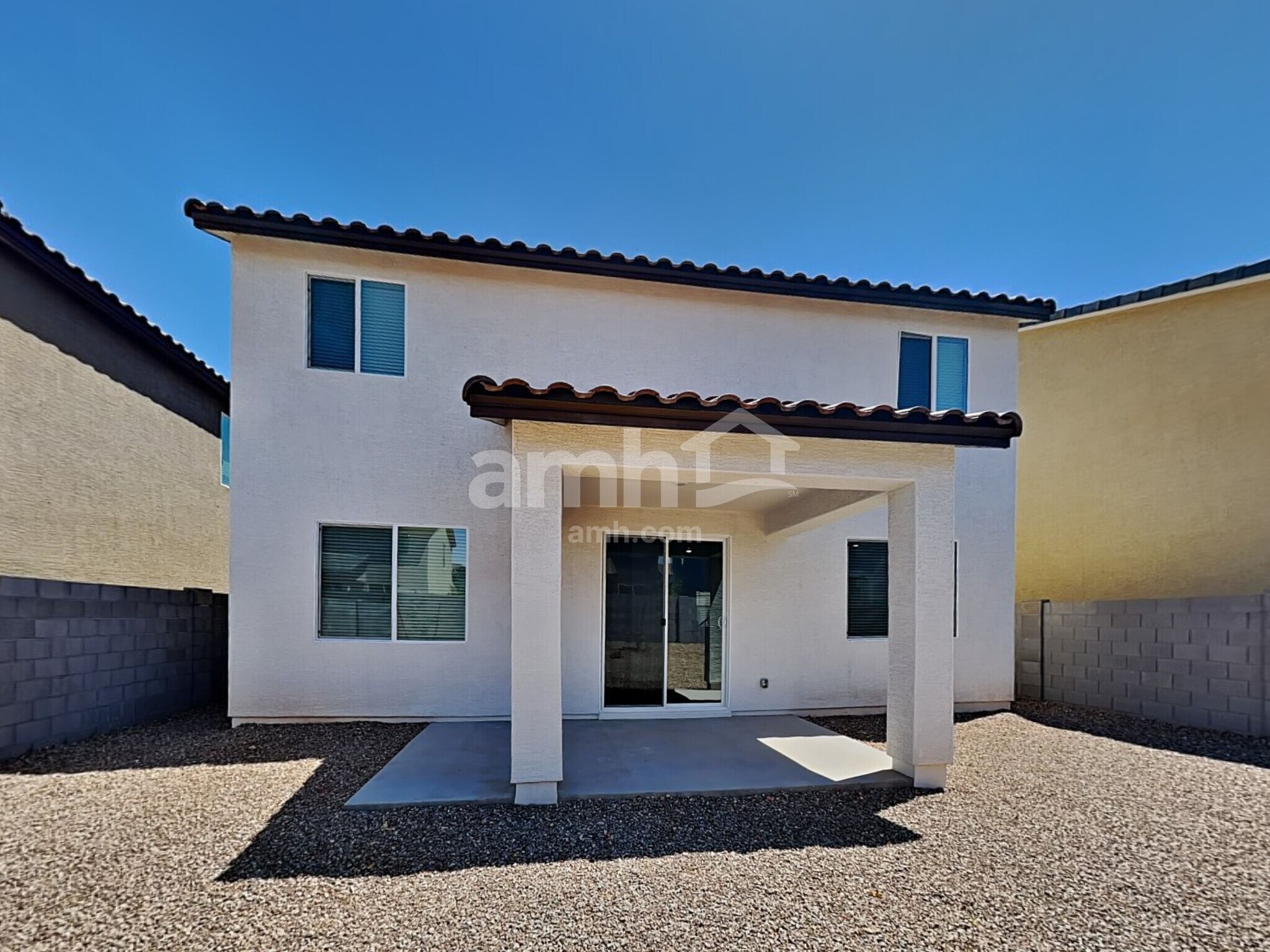 Building Photo - 17142 W Lawrence Ln
