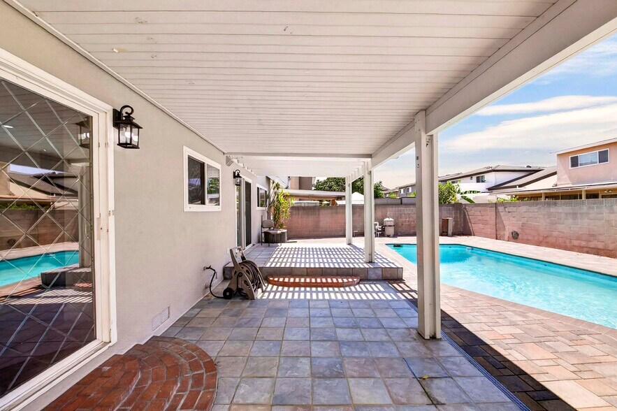 Building Photo - 8321 Santa Margarita Ln