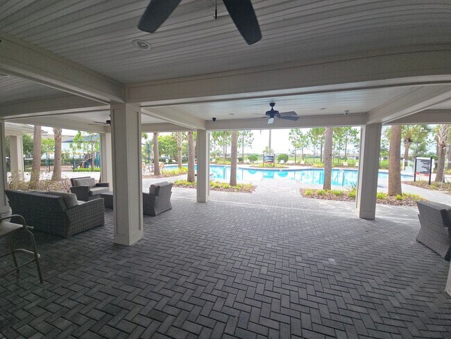 Building Photo - Gorgeous 3-Bedroom, 2-Bathroom Townhouse in Bradenton