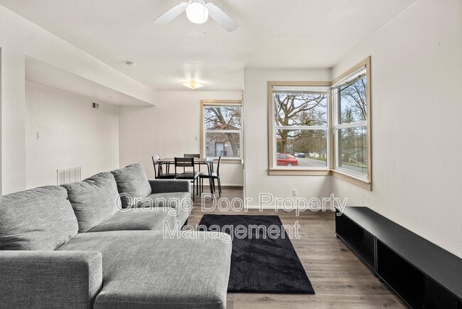 Building Photo - 51 S Arizona Ave