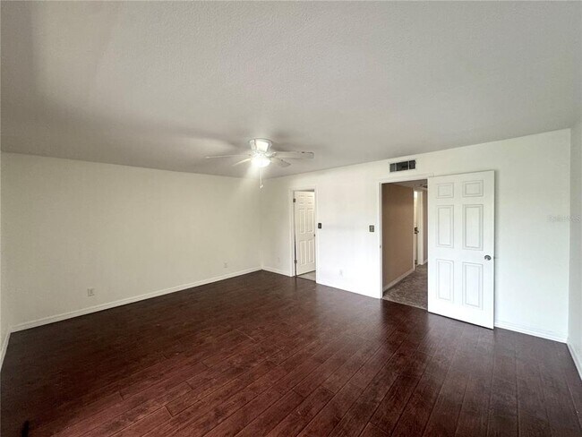 Building Photo - 9201 Tudor Dr