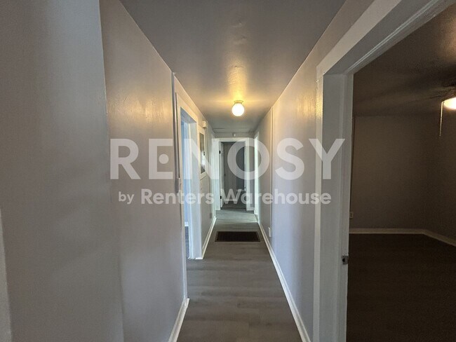 Building Photo - Charming 3 bedroom 1 bath home