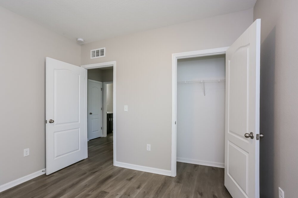 Building Photo - 12018 Suburban Sunrise St