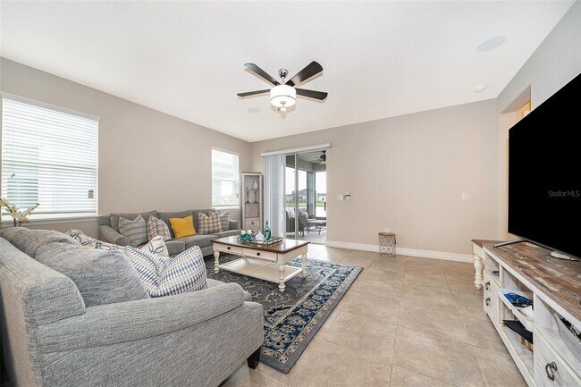Building Photo - 3026 Jardin St