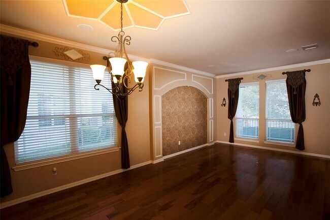 Building Photo - 14305 Broadwinged Hawk Dr