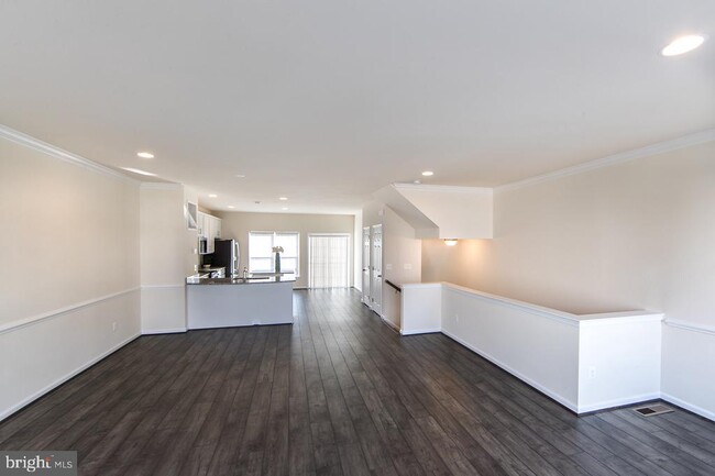 Building Photo - 203 Upper Brook Terrace