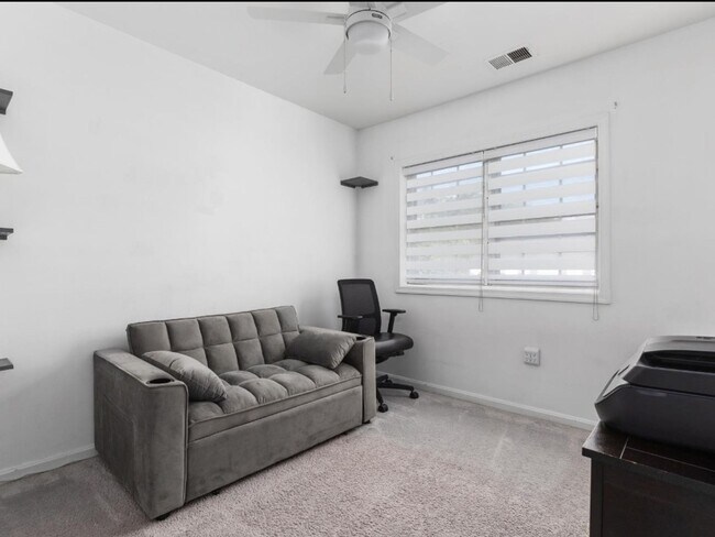 Building Photo - 8446 Willow Glen Ct