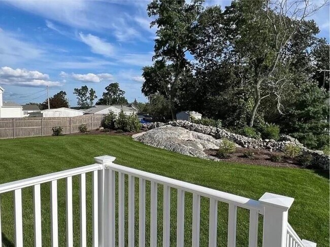 Building Photo - 14 Summer St