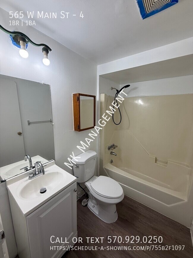 Building Photo - 565 W Main St