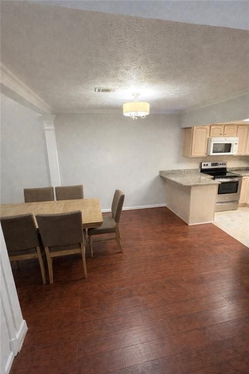 Building Photo - 1712 Cotton Patch Ln