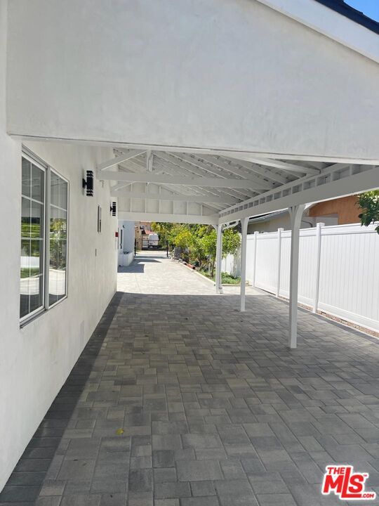 Building Photo - 4522 Mammoth Ave