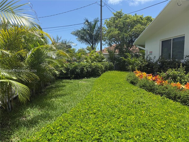 Building Photo - 1300 NE 110th St