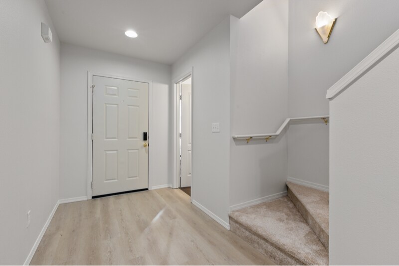 Building Photo - 4802 Nassau Ave NE