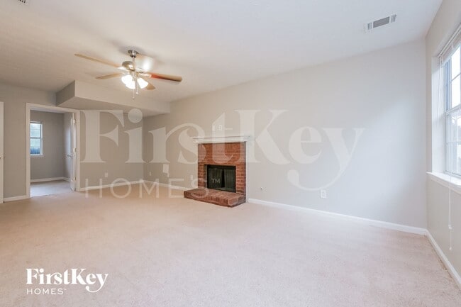 Building Photo - 161 Solomon Dr