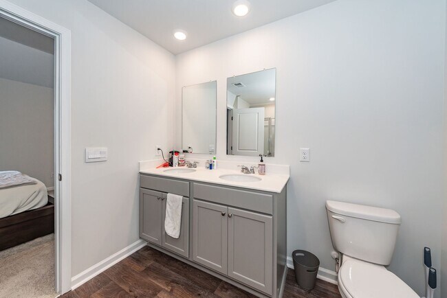 Building Photo - 3 Bedroom, 2.5 Bathroom Townhome in Carolina Groves - Moncks Corner