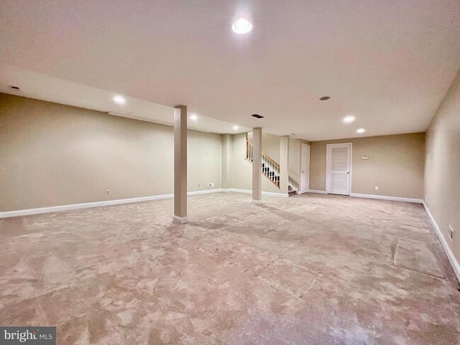 Building Photo - 668 Greycliffe Ln