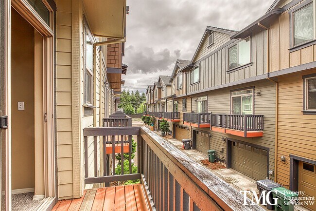 Building Photo - Modern Adorable 2 Bedroom Home in Hillsboro!