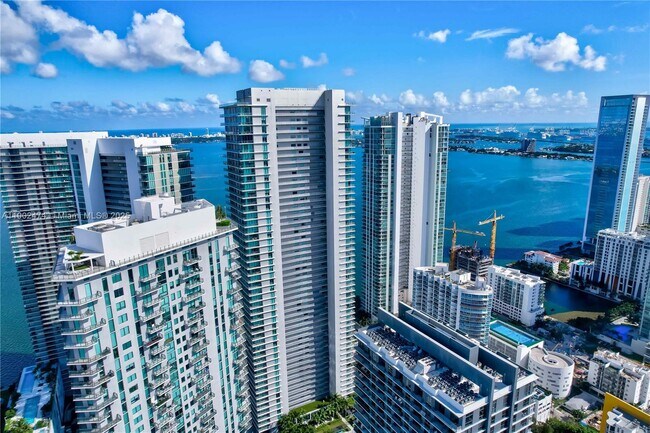 Building Photo - 480 NE 31st St