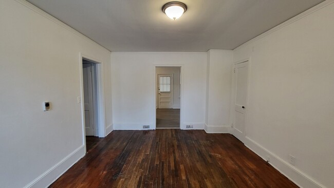 Building Photo - Two Bedroom Apt in Sumter SC!  Free Applic...