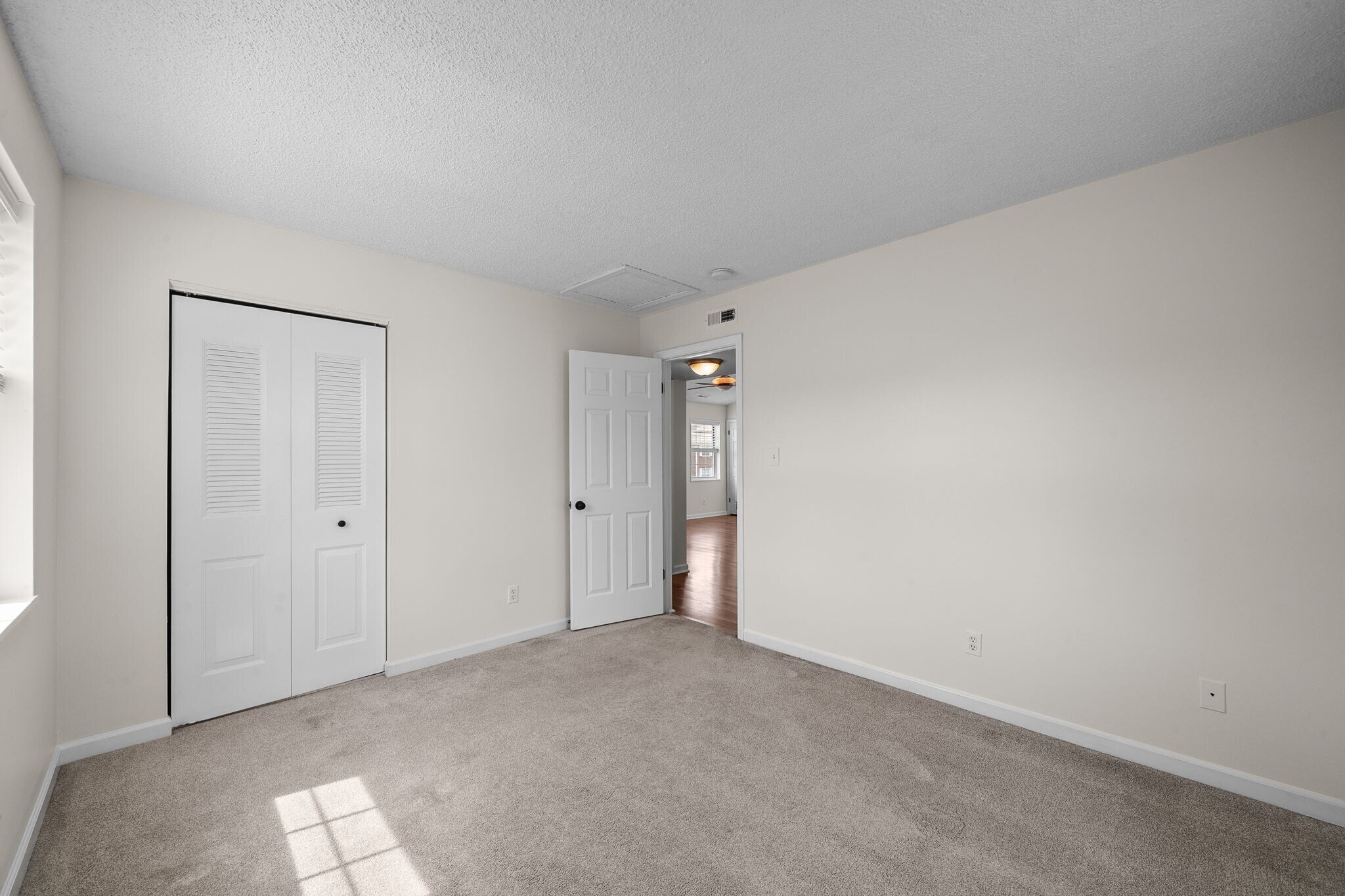 Building Photo - 1614 Thrush Ter