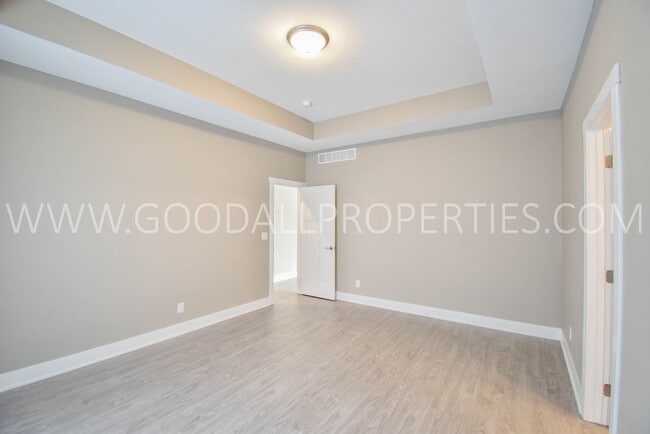 Building Photo - 4 Bedroom 3 Bathroom Ranch with a Finished Basement in Waukee