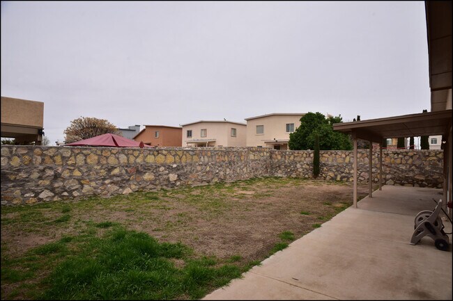 Building Photo - 14149 Warren Belin Dr