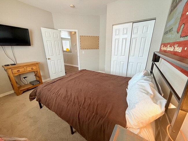 Building Photo - 104 Deer Trail Dr