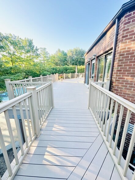 Building Photo - 5 Millay Ct