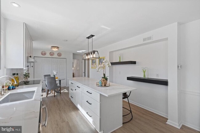 Building Photo - 17105 Amity Dr