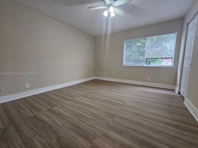 Building Photo - 4857 Sable Pine Cir