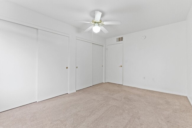 Building Photo - Beautiful 2 Bedroom Condo with Community P...