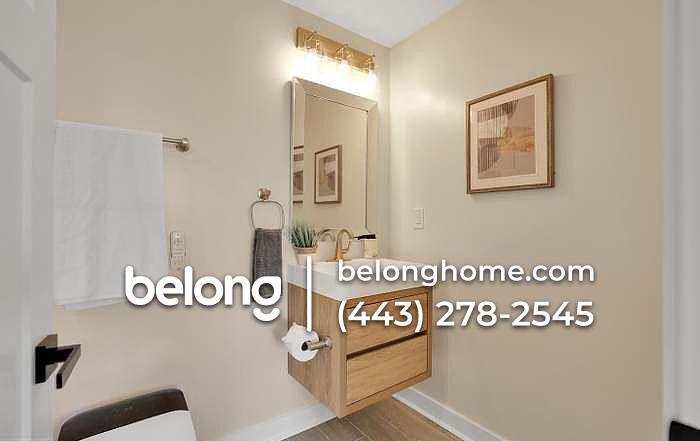 Building Photo - 1032 W Franklin St