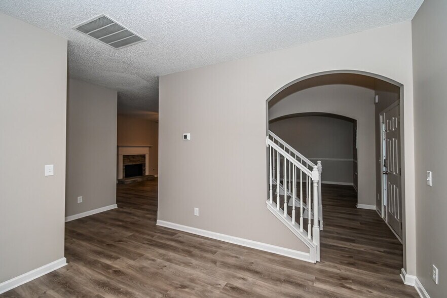 Building Photo - 6657 Delaware Bend