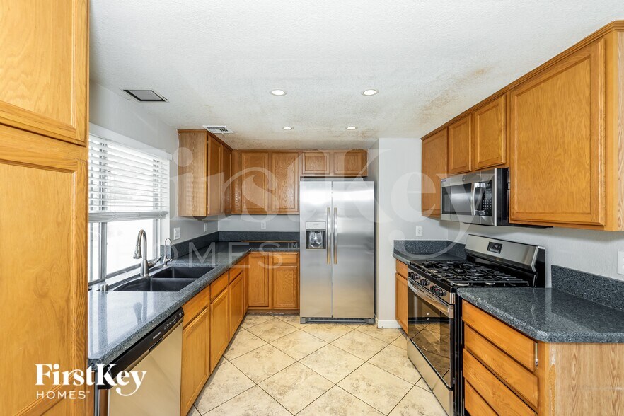 Building Photo - 2406 El Cid Ct