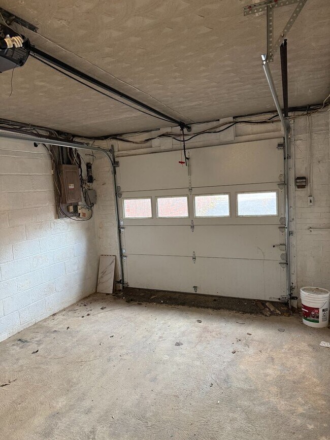 Building Photo - Charming 3-Bedroom Home in Silver Spring