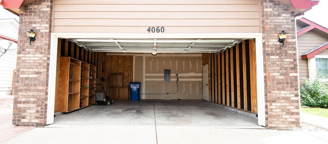 Building Photo - 4060 Florence Dr