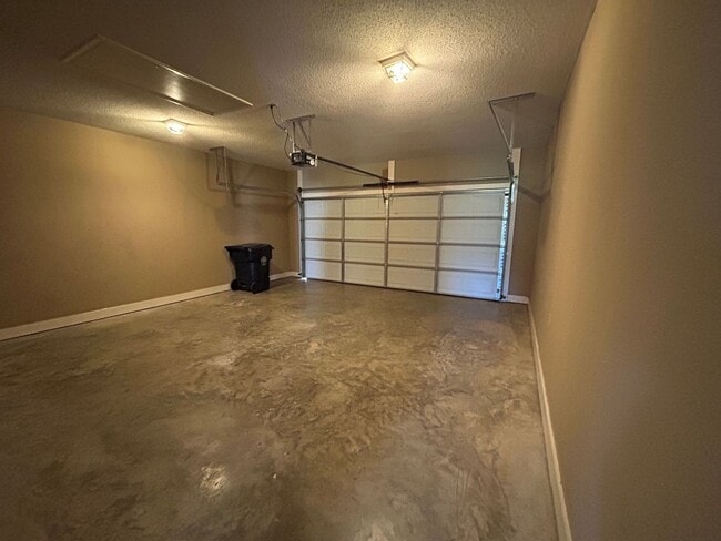 Building Photo - 5204 Easton Ln