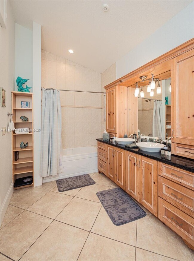 Building Photo - 302 Balboa St