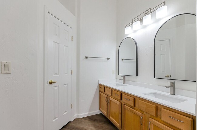 Building Photo - Beautiful, updated, Oro Valley home