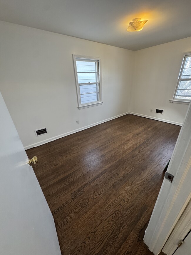 Building Photo - 737 Linden Ave