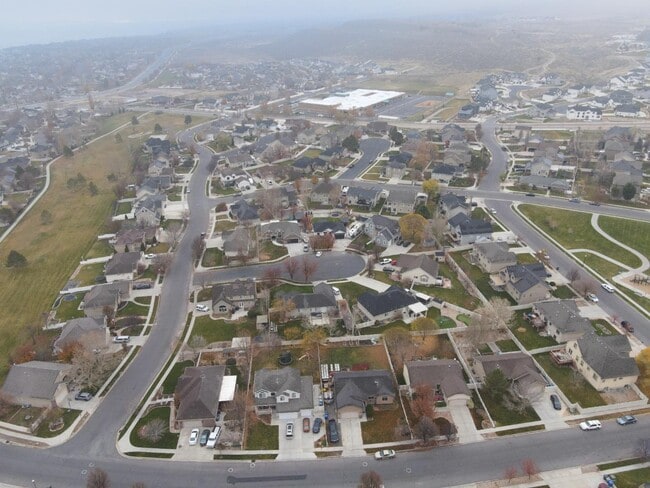 Building Photo - 317 W Farmside Dr